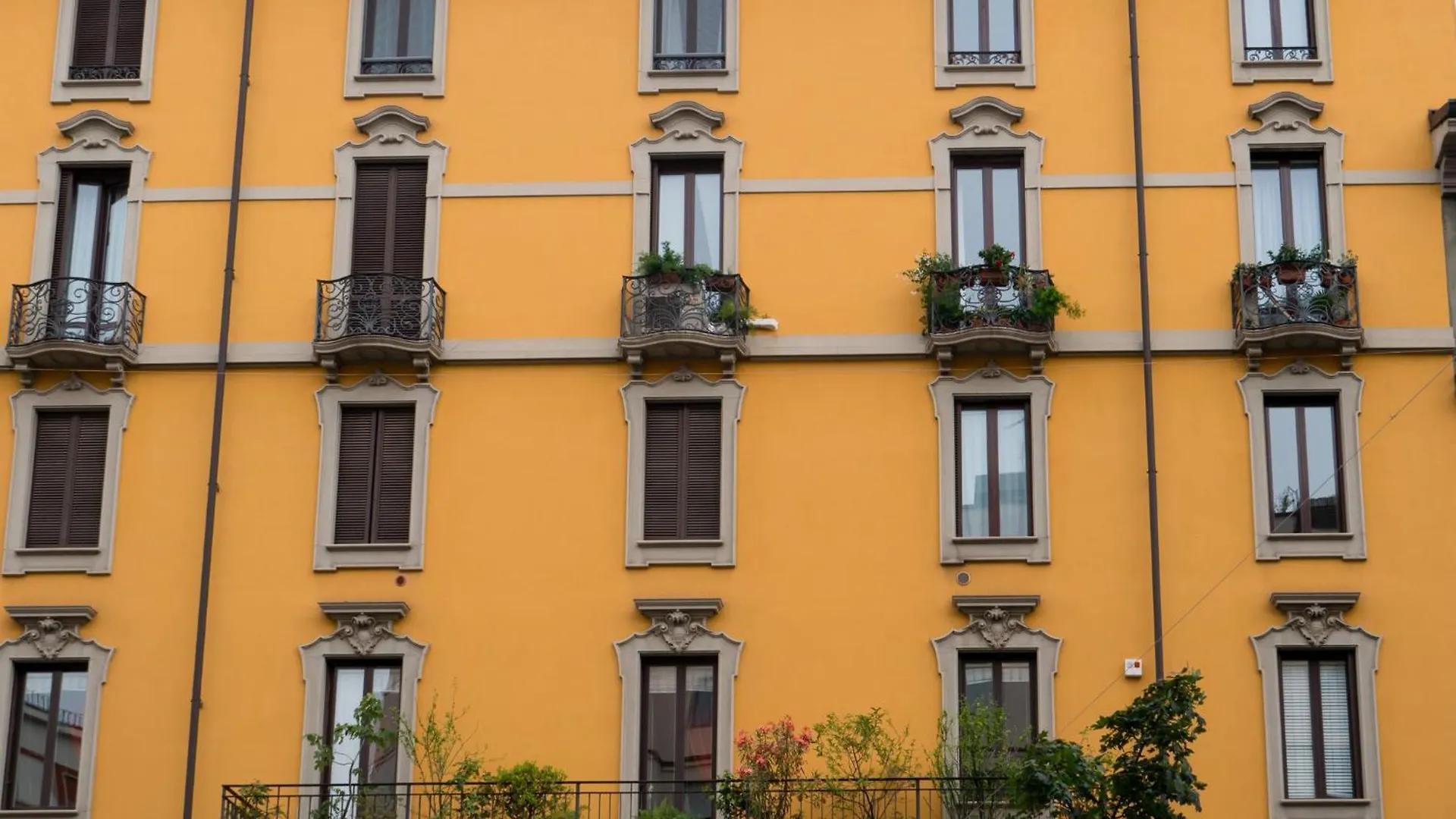 Piacenza Apartment Milan